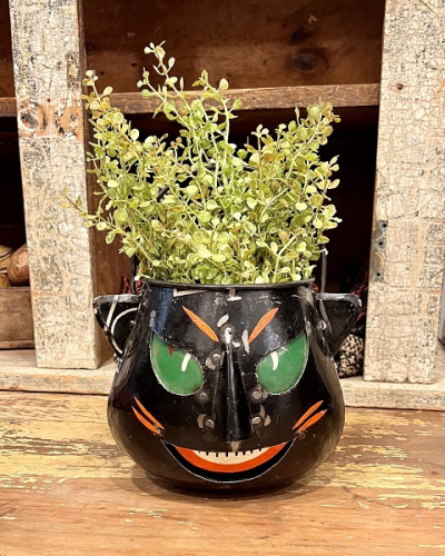 BLACK CAT CANDY PAIL AVAIL JUNE 2025